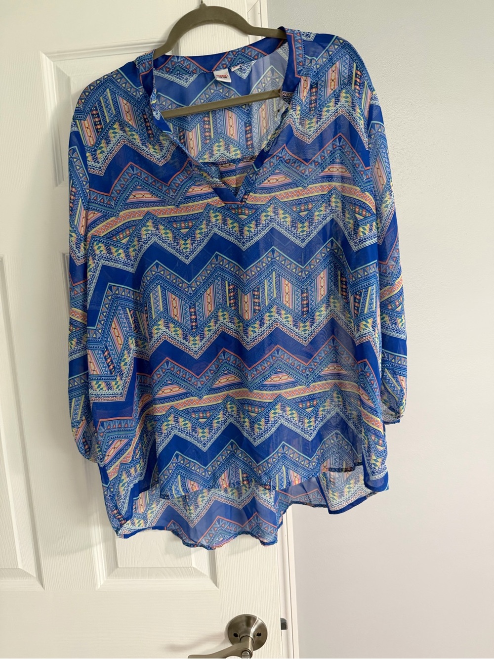 BONGO Blue Chevron Print V-Neck Tunic with Pink & Cream Accents